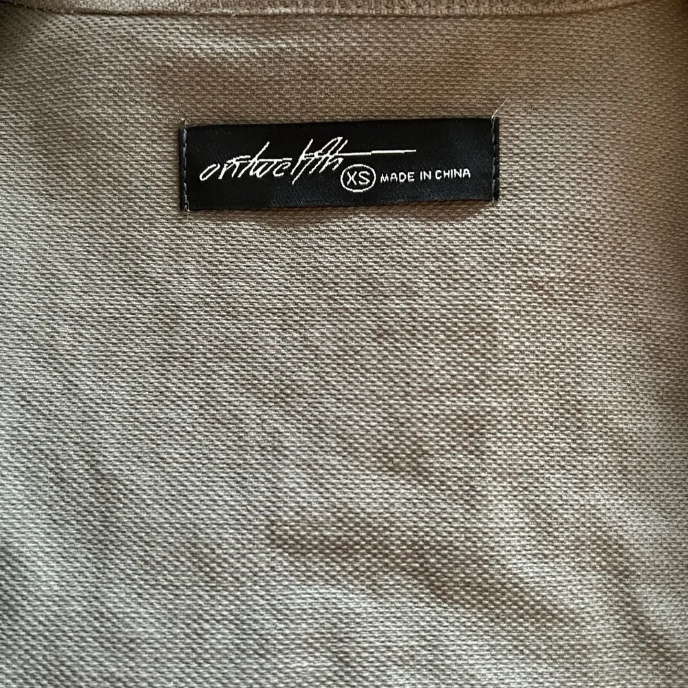 Cropped jacket - Picture 2 of 2